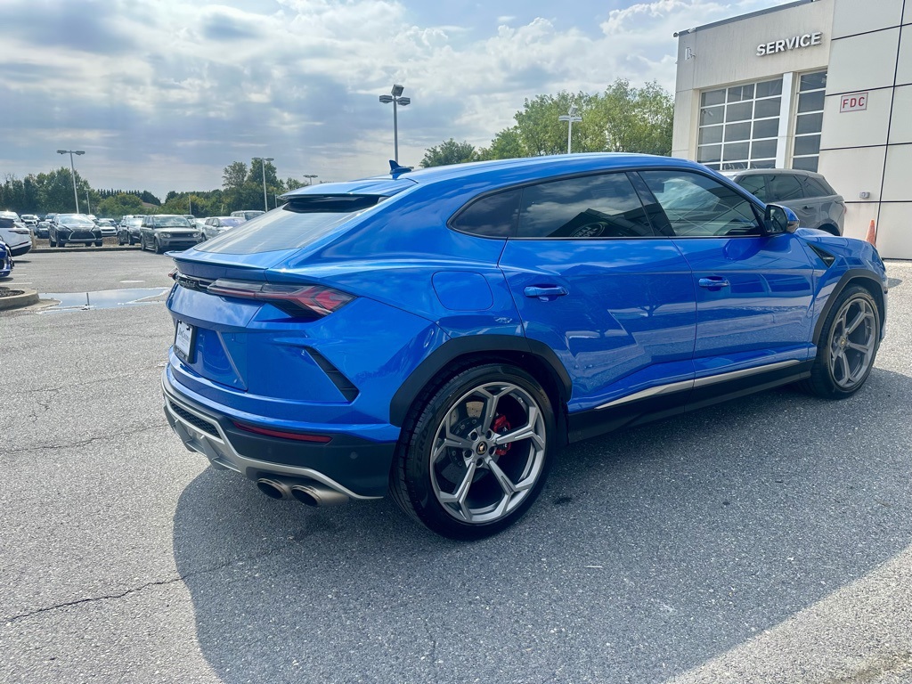 2019 Lamborghini Urus Base photo 15