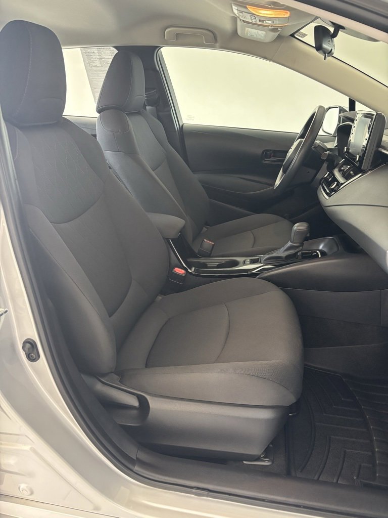 2022 Toyota Corolla LE photo 16