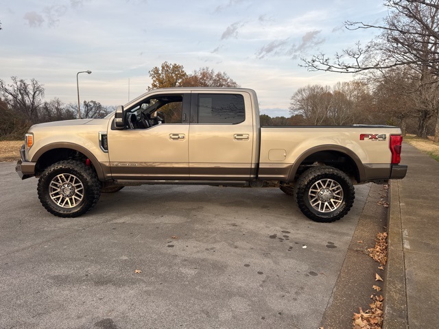 2017 Ford F-250 photo 2