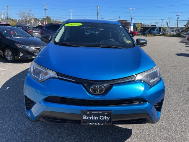2018 Toyota RAV4 LE photo 2