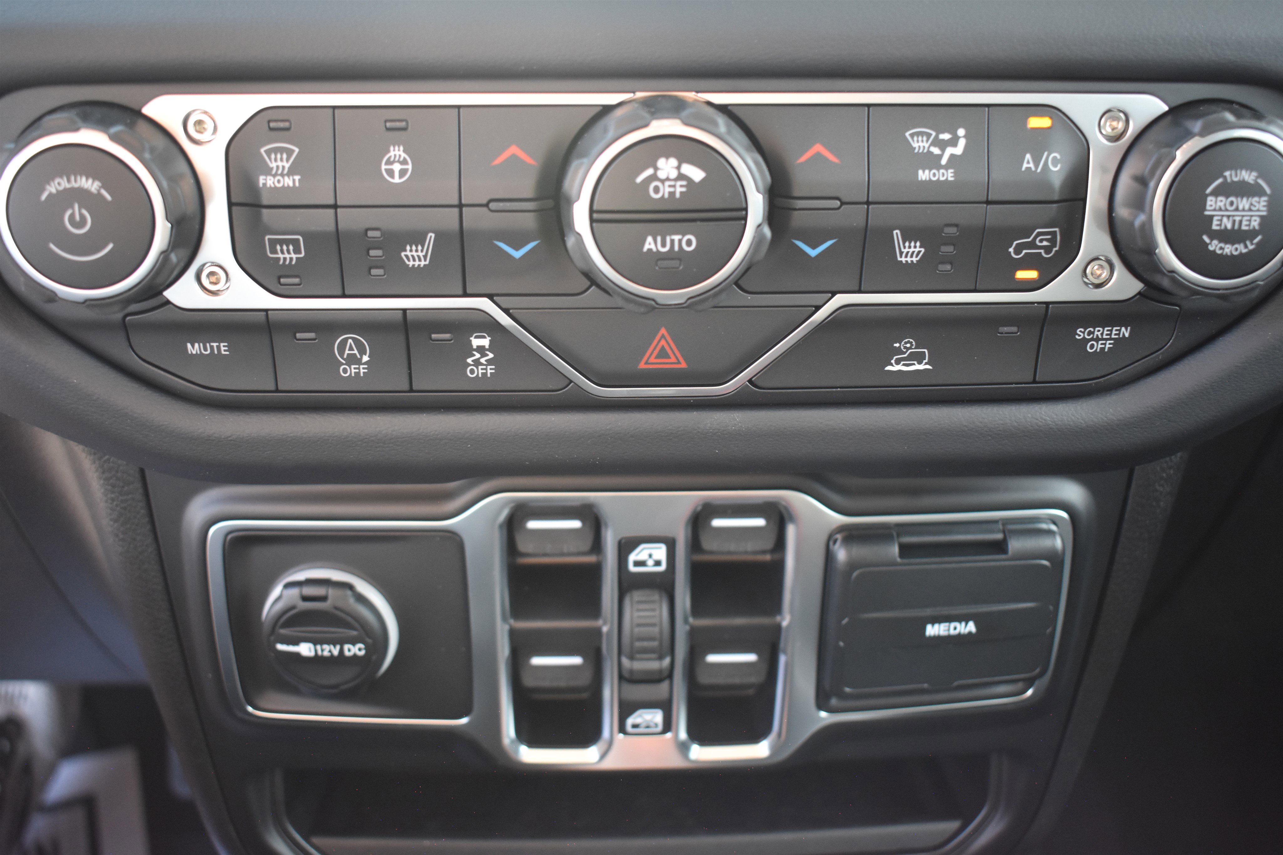 2025 Jeep Gladiator Sport photo 14