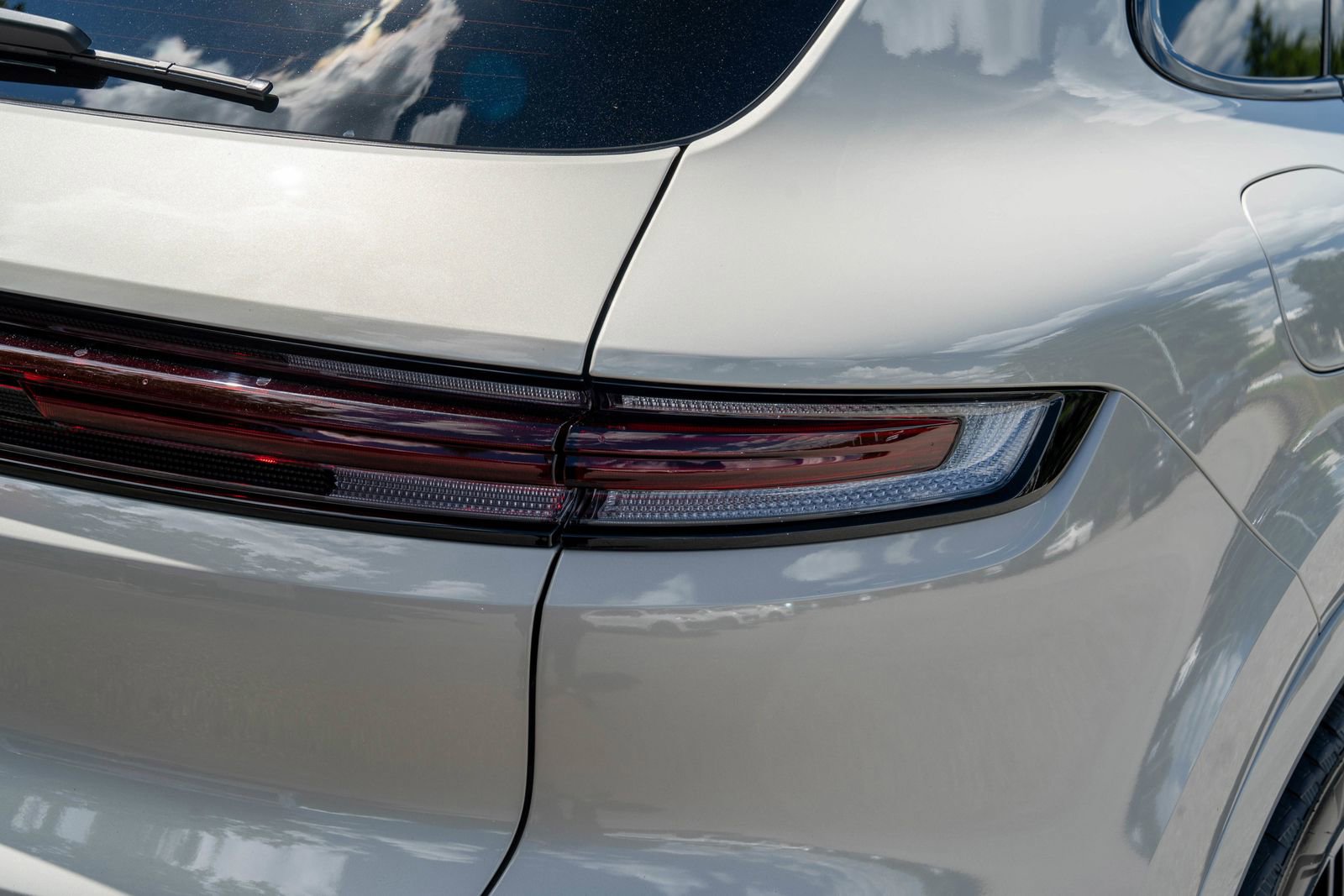 2026 Porsche Cayenne Base photo 14