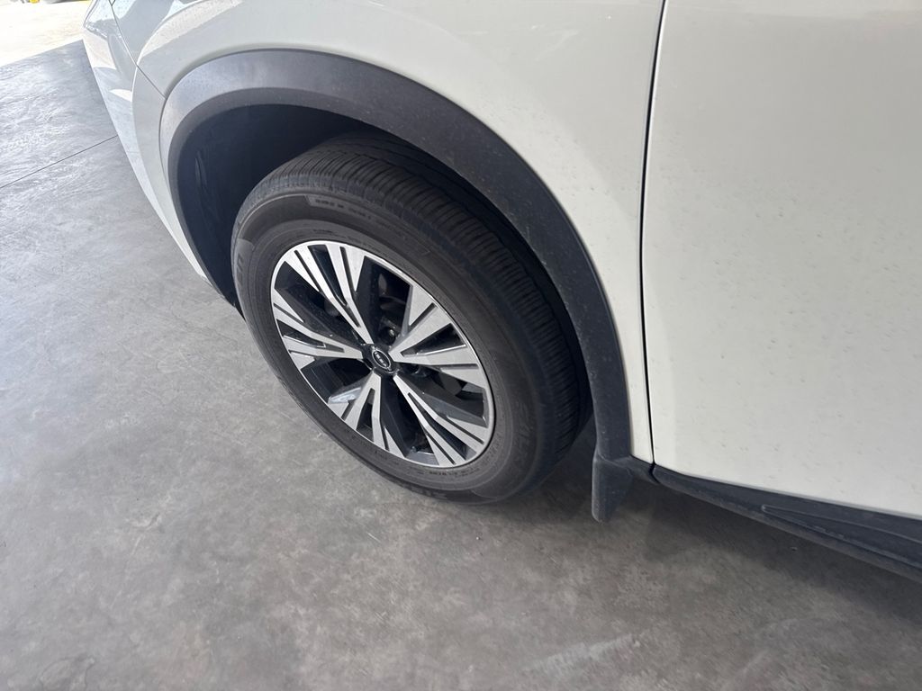 2022 Nissan Rogue SV photo 18