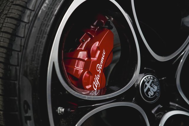 2025 Alfa Romeo Giulia Base photo 7