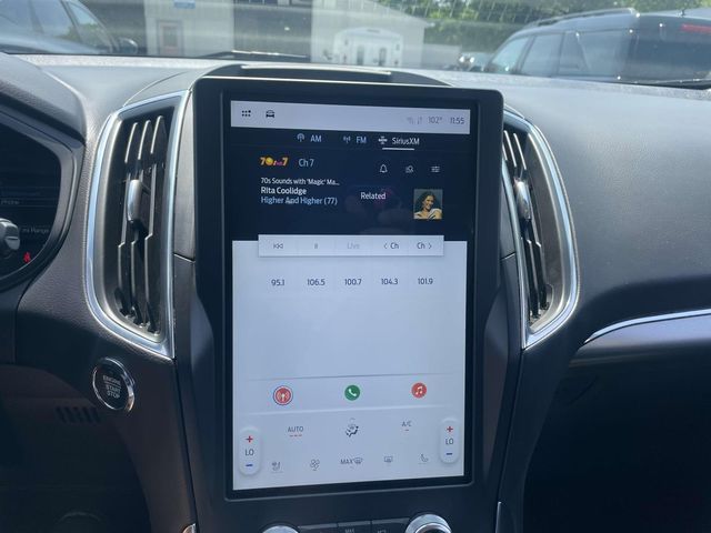 2024 Ford Edge Titanium photo 21