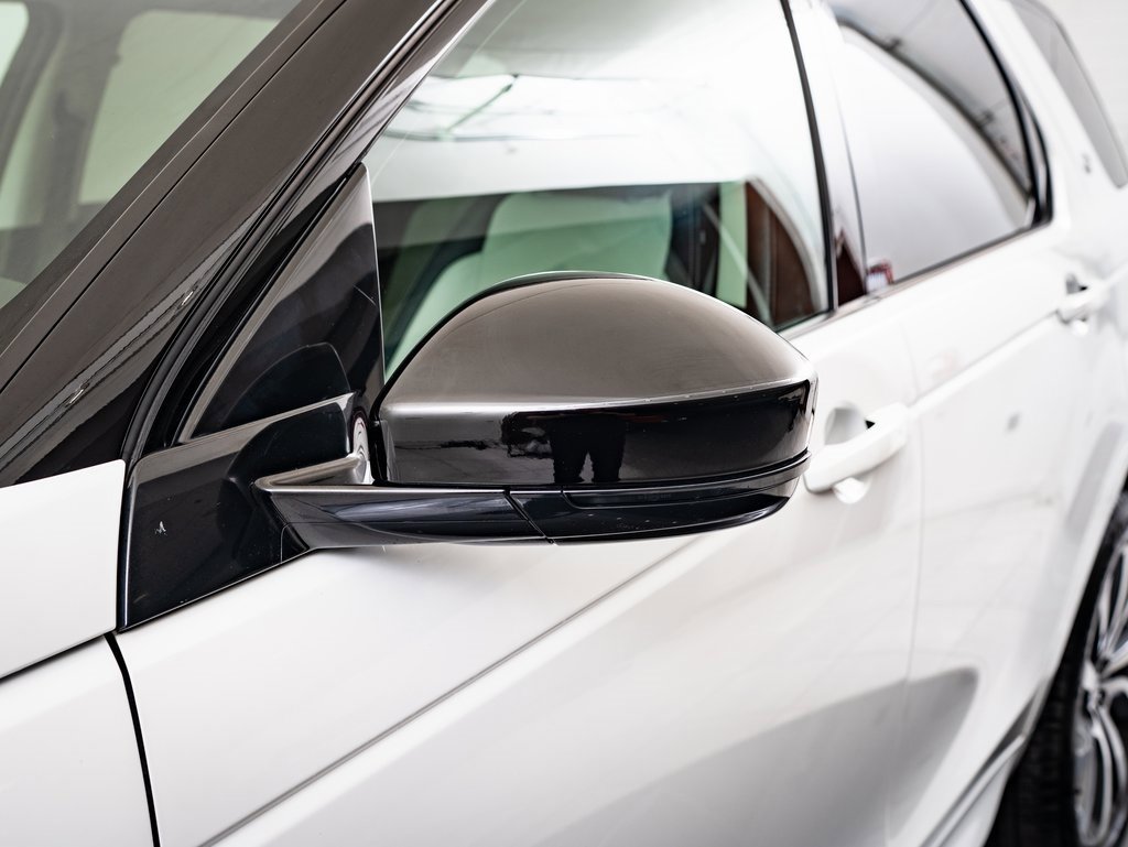2022 Land Rover Discovery Sport SE R-Dynamic photo 15
