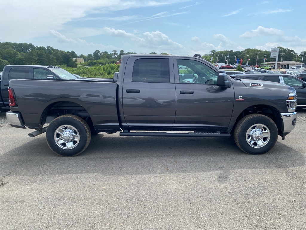2025 Ram 2500 Tradesman photo 4