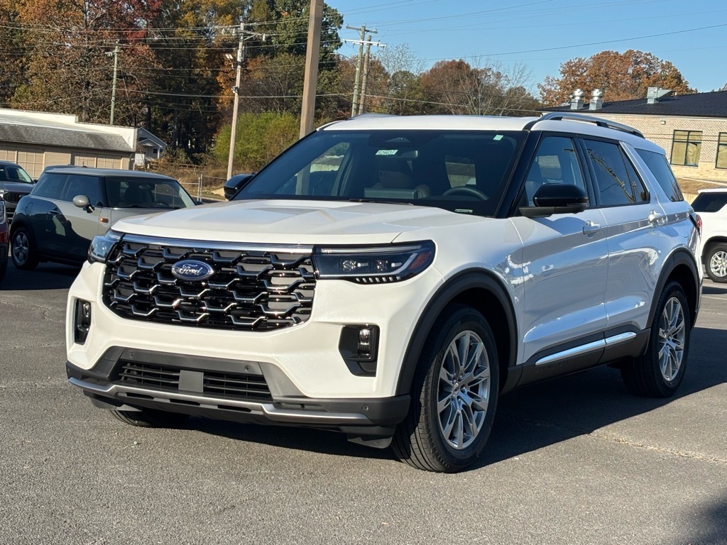 2026 Ford Explorer Platinum's photo