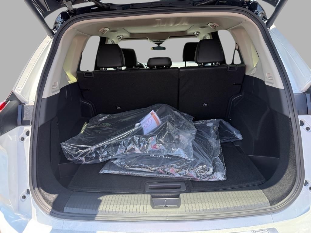 2025 Nissan Rogue SL photo 19