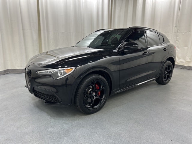 2020 Alfa Romeo Stelvio Ti Sport photo 2