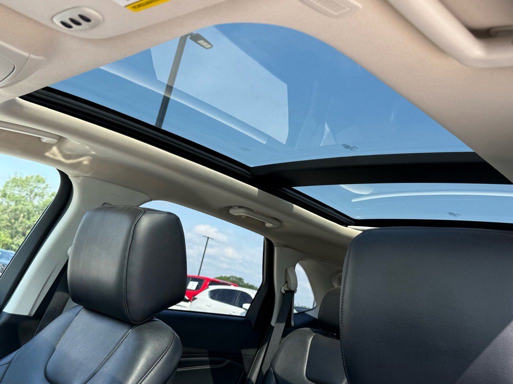 2020 Ford Edge Titanium photo 18
