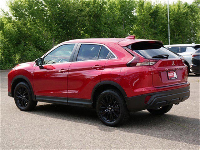 2024 Mitsubishi Eclipse Cross LE photo 3