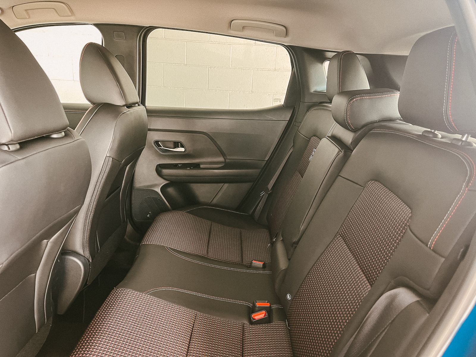 2026 Nissan Kicks SR photo 22