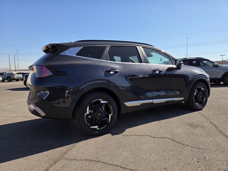 2026 Kia Sportage EX photo 2