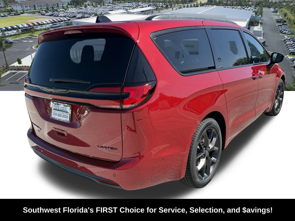2025 Chrysler Pacifica Limited photo 4