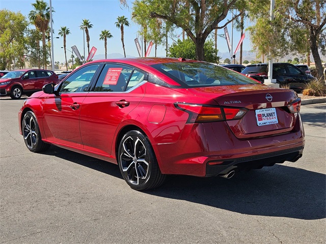 2023 Nissan Altima SR photo 8
