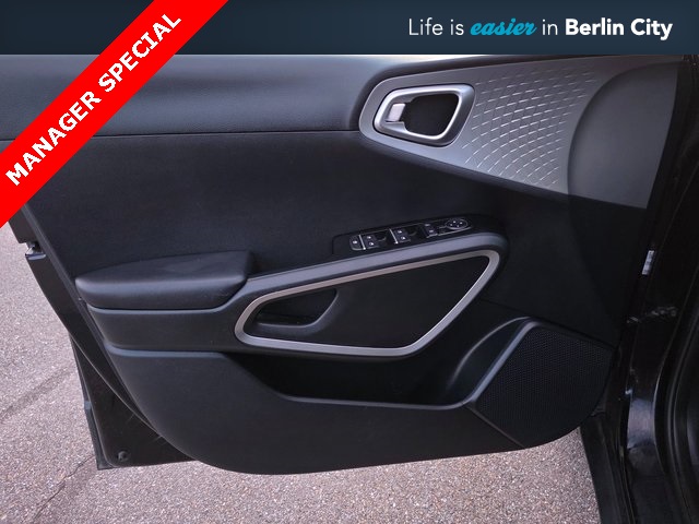 2020 Kia Soul LX photo 22