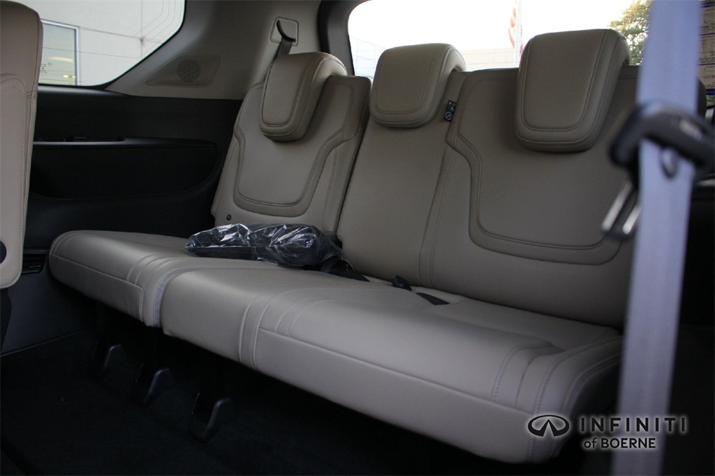 2026 Infiniti QX80 Pure photo 19
