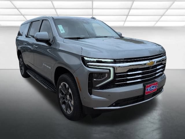 2026 Chevrolet Suburban LT's photo