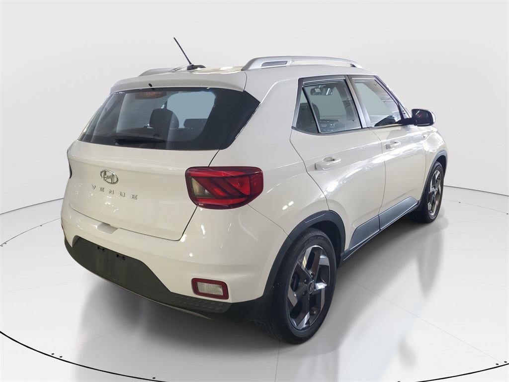 2023 Hyundai Venue SEL photo 3