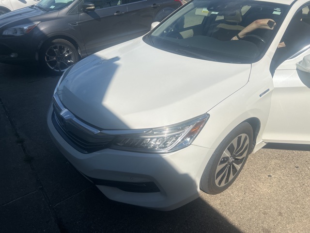 2017 Honda Accord Hybrid Touring photo 6