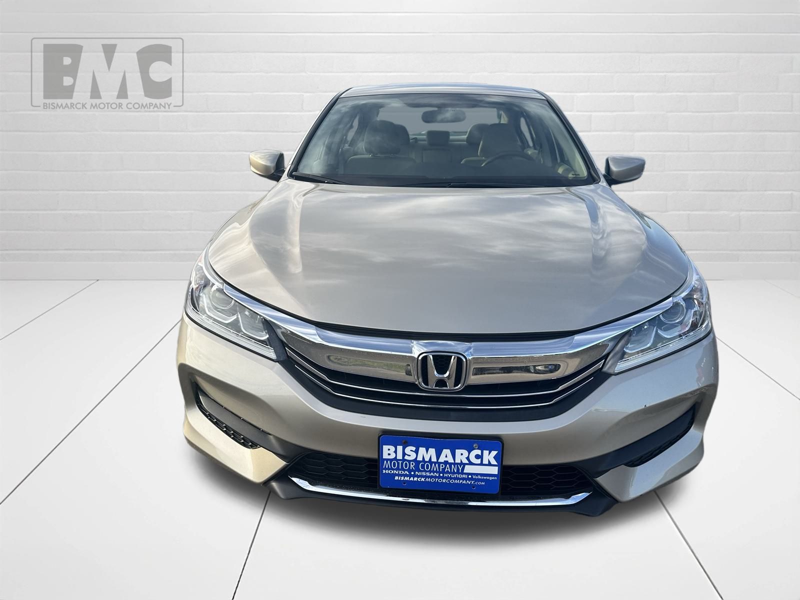 2016 Honda Accord LX photo 2