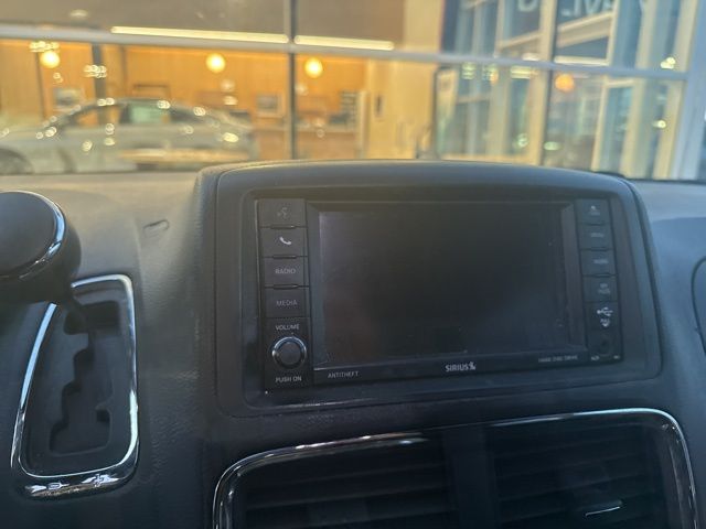 2017 Dodge Grand Caravan SXT photo 3