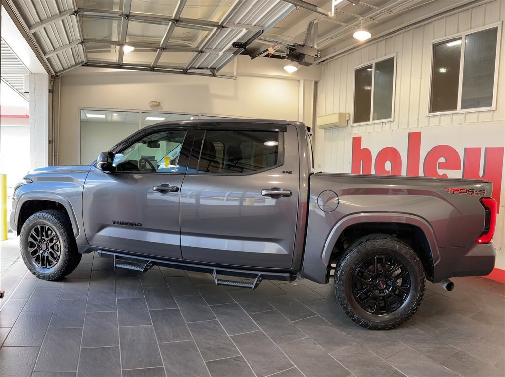 2022 Toyota Tundra SR5 CrewMax photo 2