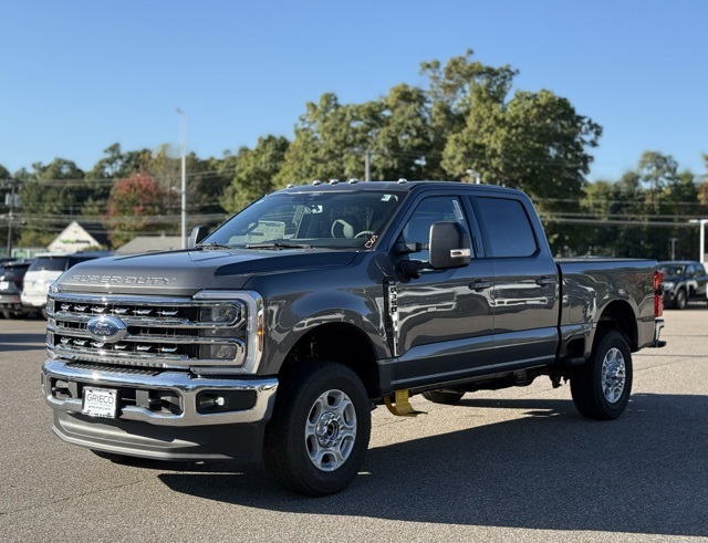 2026 Ford F-350 XLT photo 10