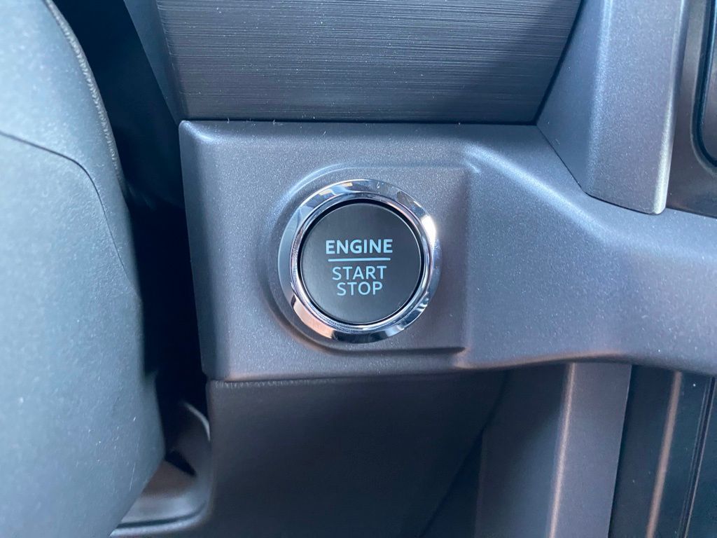 2025 Ford F-150 XLT photo 9