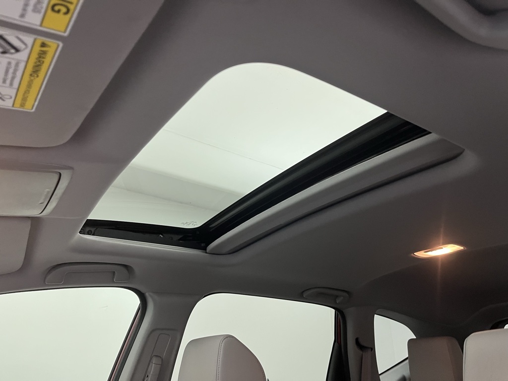 2022 Honda CR-V Hybrid Touring photo 10