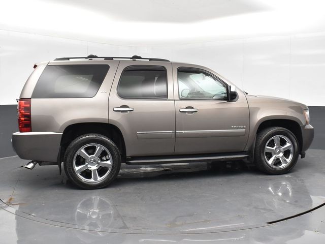 2014 Chevrolet Tahoe LTZ photo 2