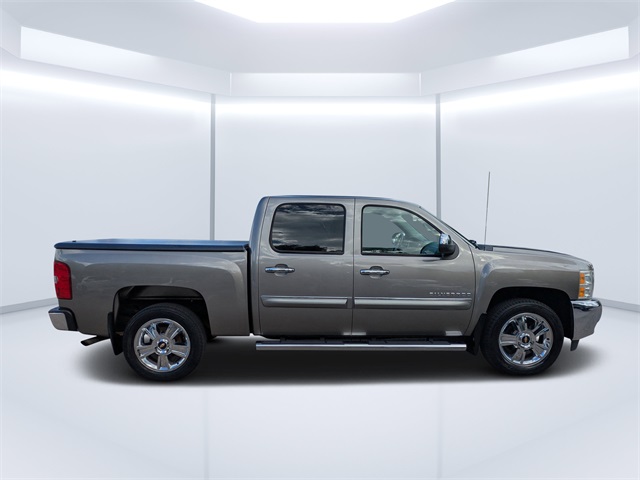 2012 Chevrolet Silverado 1500 LT photo 2