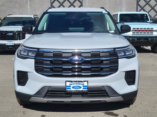 2026 Ford Explorer photo 4