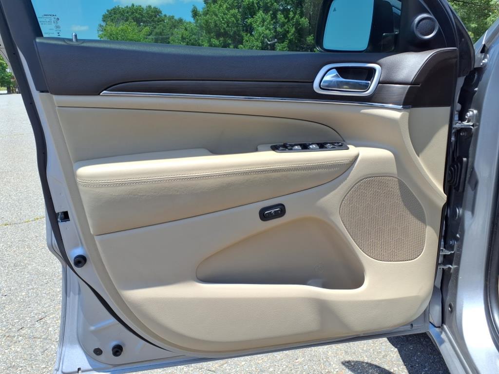 2018 Jeep Grand Cherokee Overland photo 4