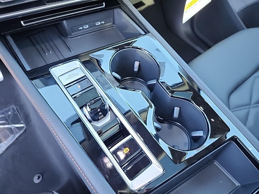 2025 Volkswagen Atlas Peak Edition SE photo 23