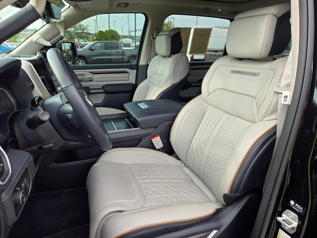 2025 Ram 1500 photo 14