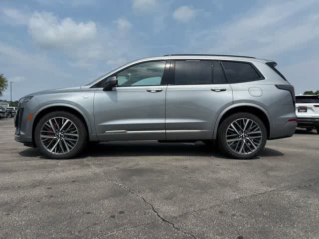 2024 Cadillac XT6 Sport photo 2