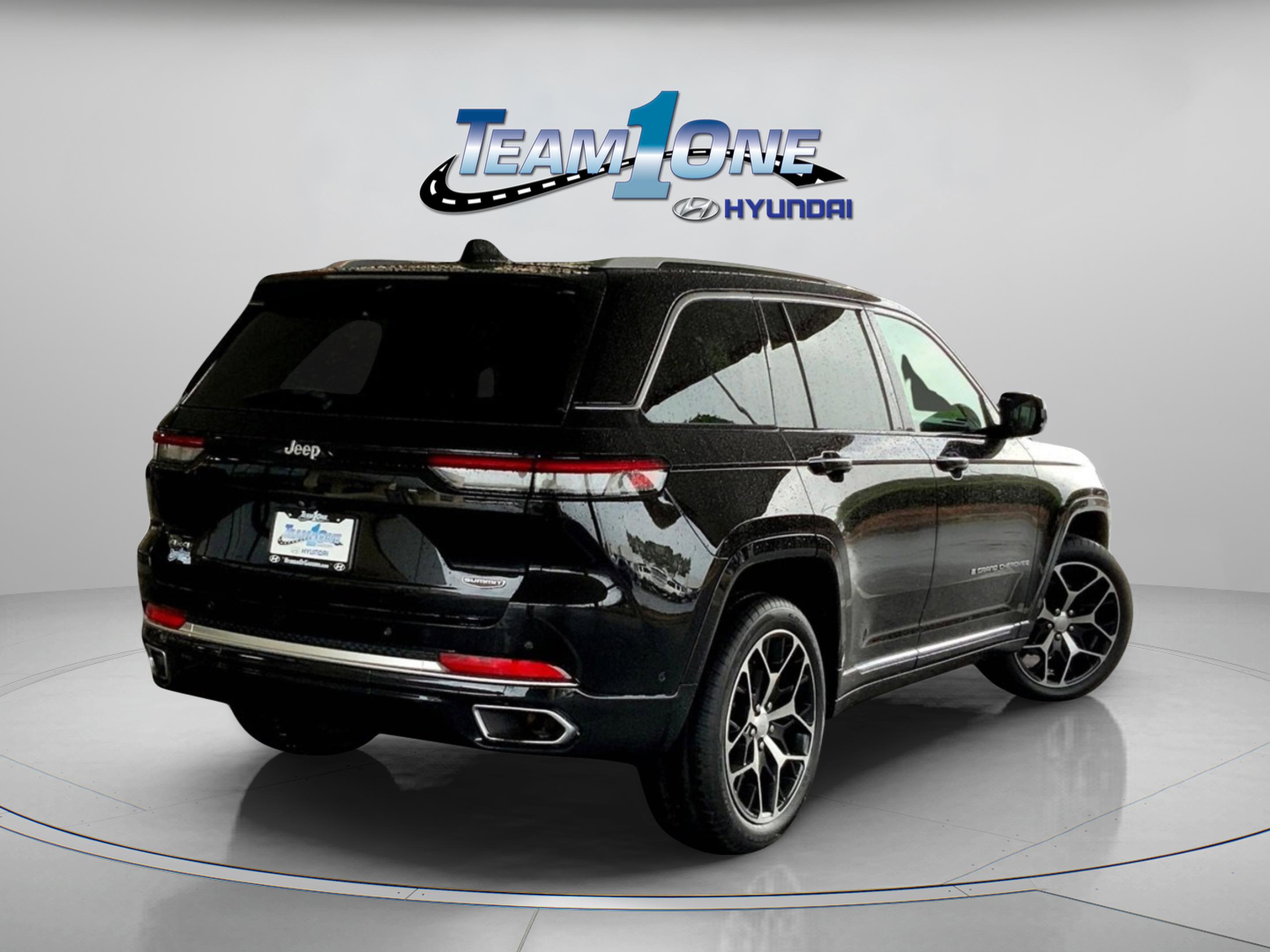 2022 Jeep Grand Cherokee Summit Reserve photo 2