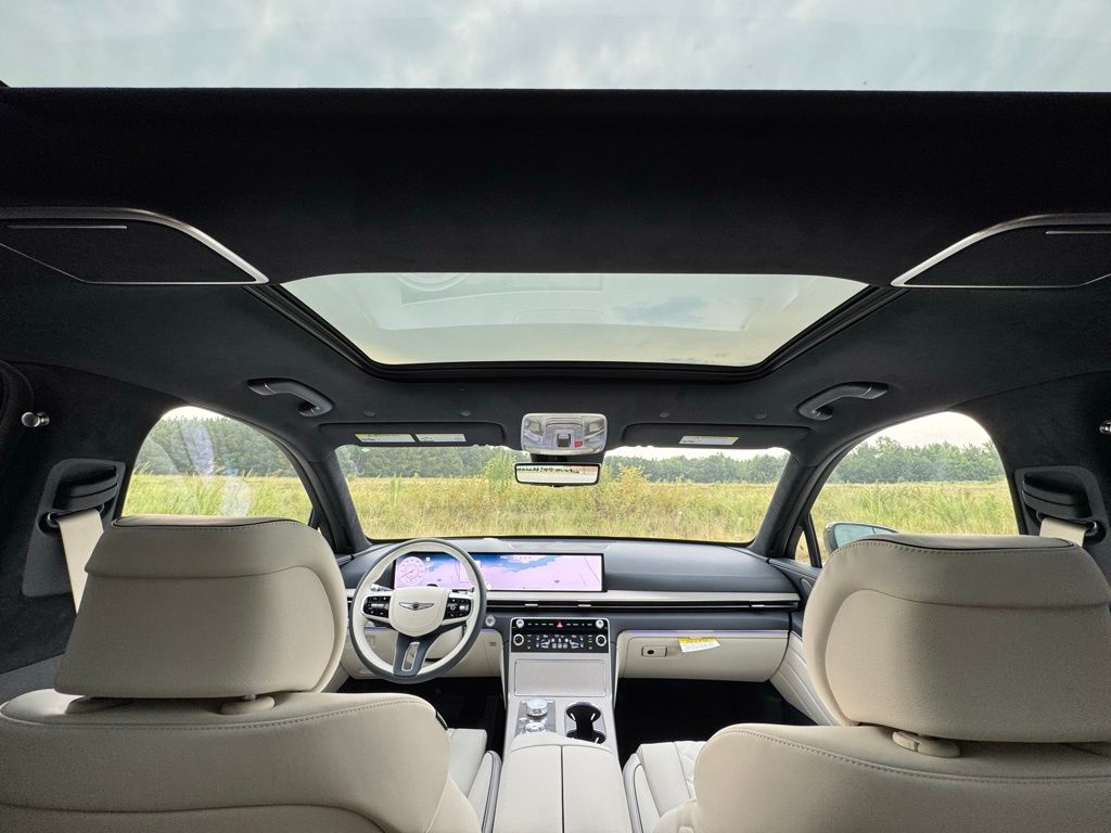 2025 Genesis GV80 3.5T Prestige photo 2