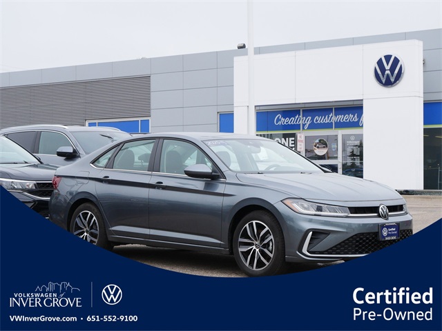 2025 Volkswagen Jetta SE's photo