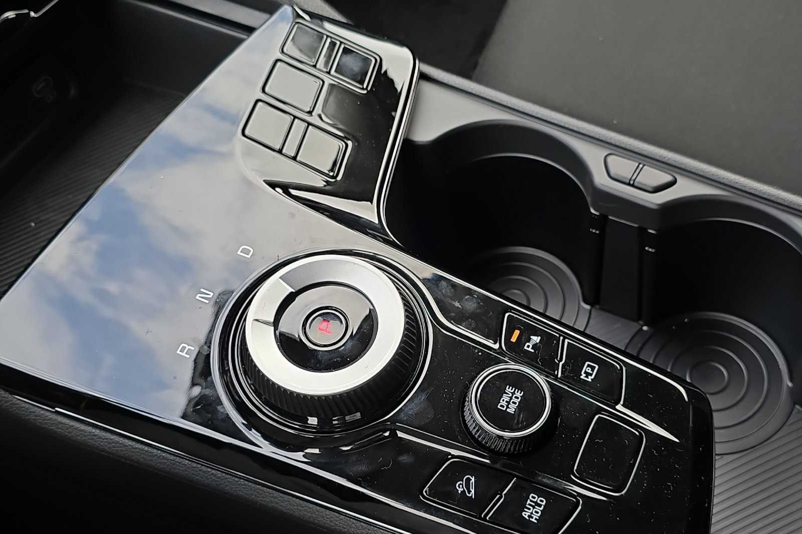 2025 Kia Sportage Hybrid LX photo 16