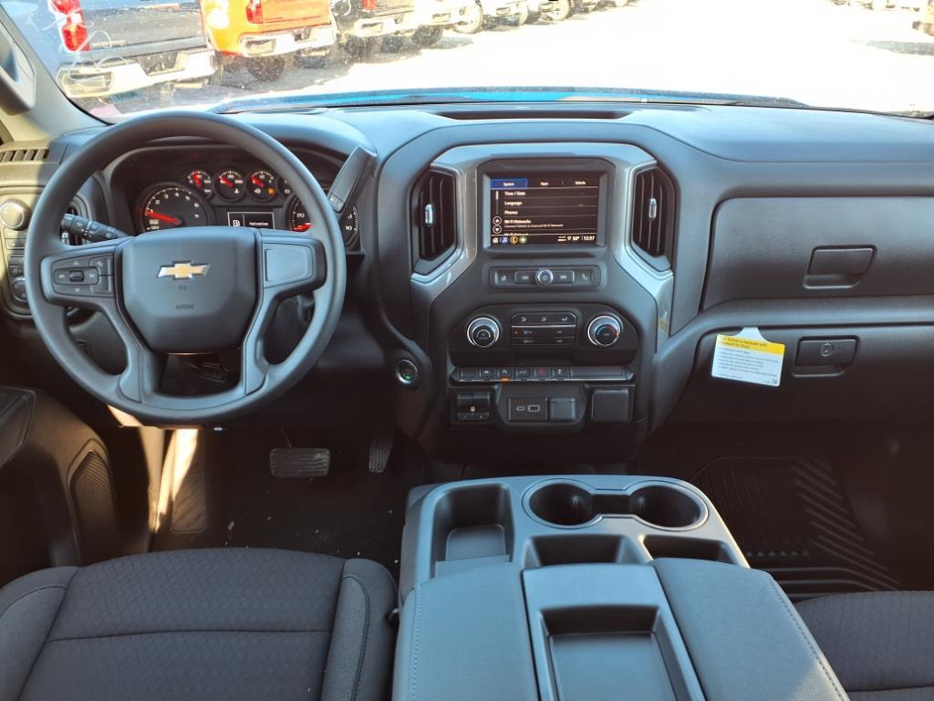 2025 Chevrolet Silverado 1500 Custom photo 11