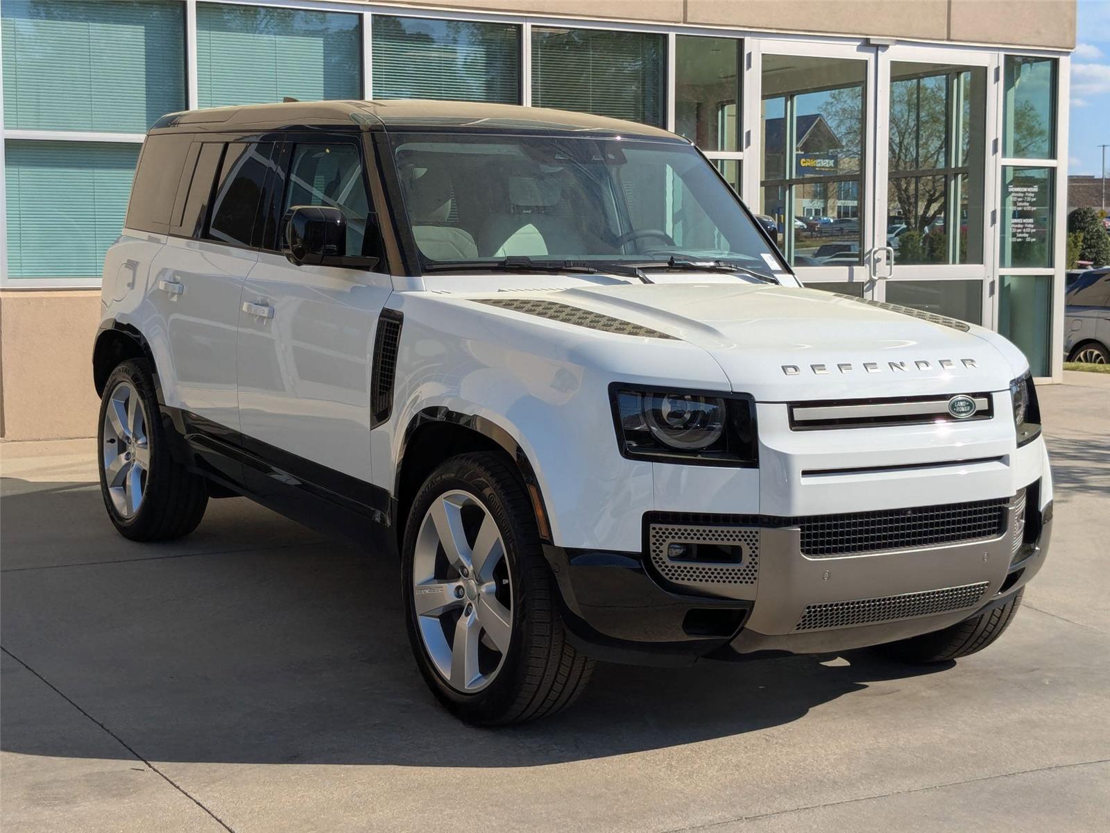 2025 Land Rover Defender X-Dynamic SE photo 2