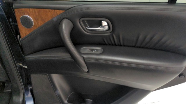 Used 2023  Nissan SL image 32