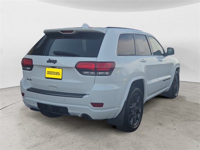 2021 Jeep Grand Cherokee Anniversary Edition photo 2