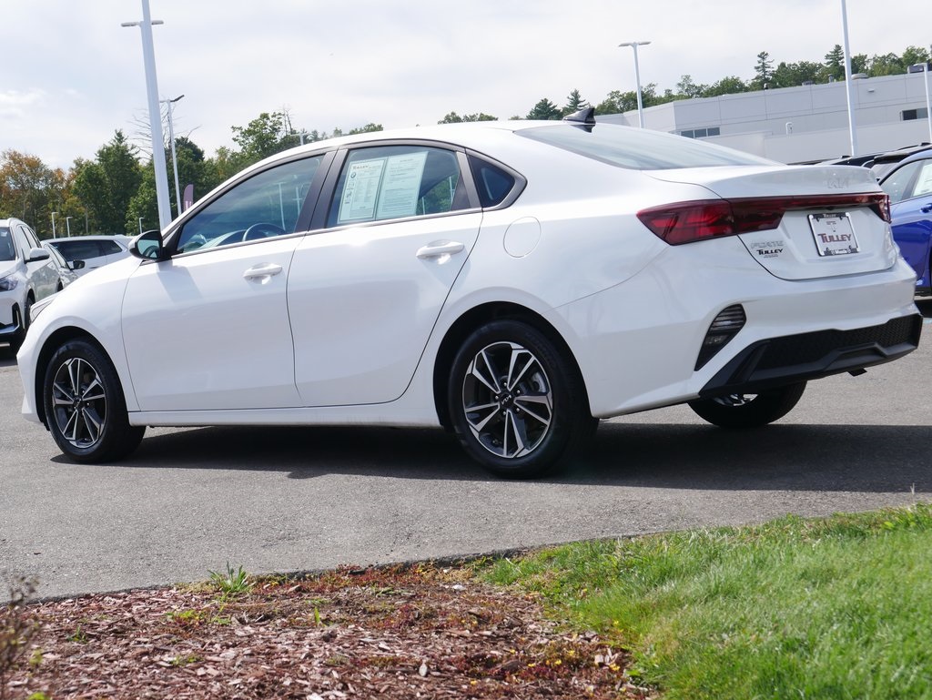2024 Kia Forte LXS photo 5