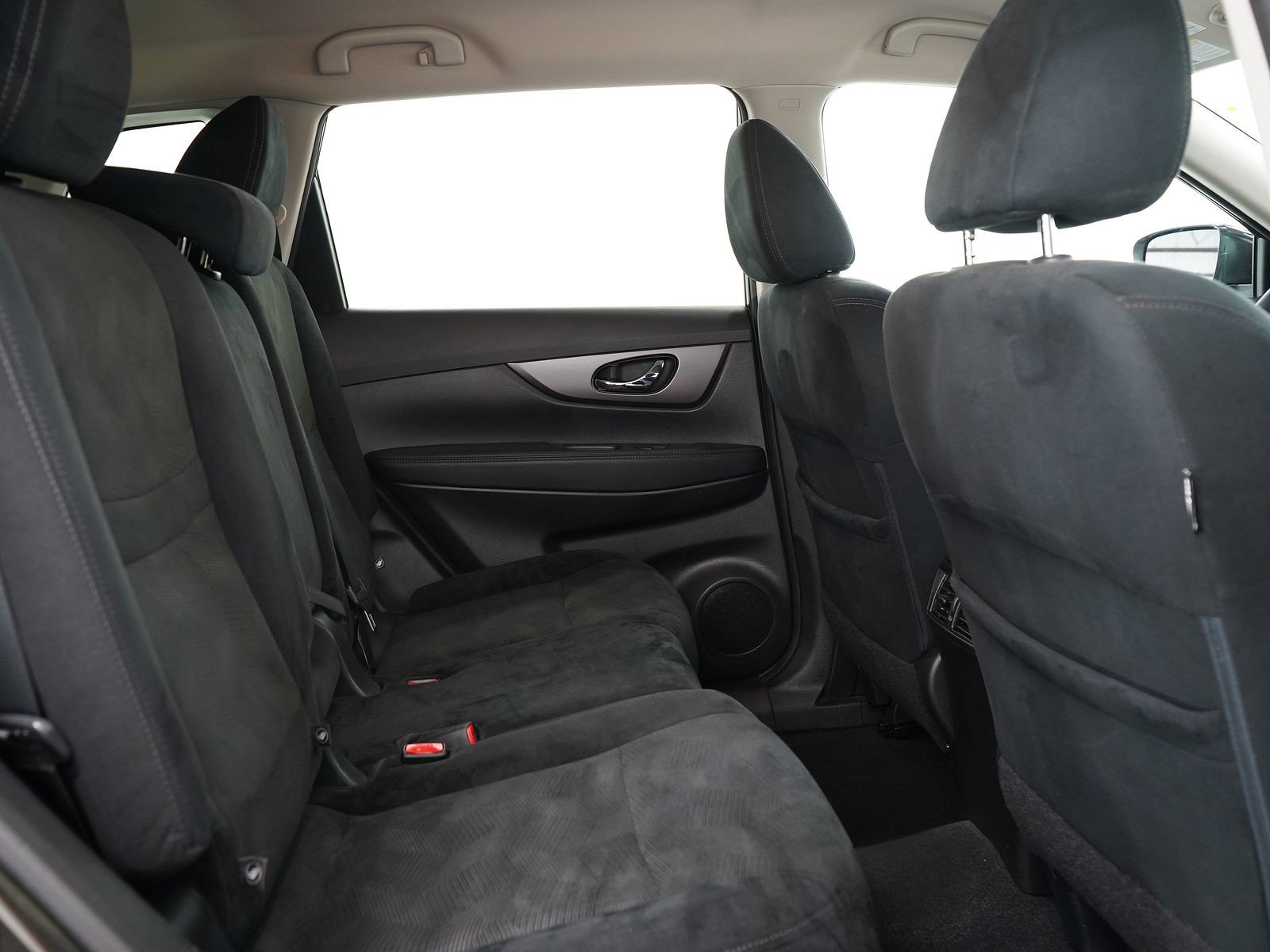 2016 Nissan Rogue SV photo 12