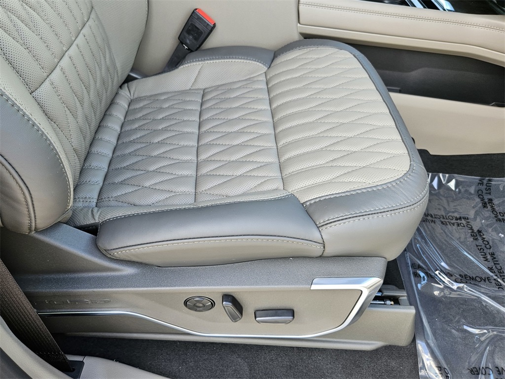 2026 Ford F-250 Platinum photo 35