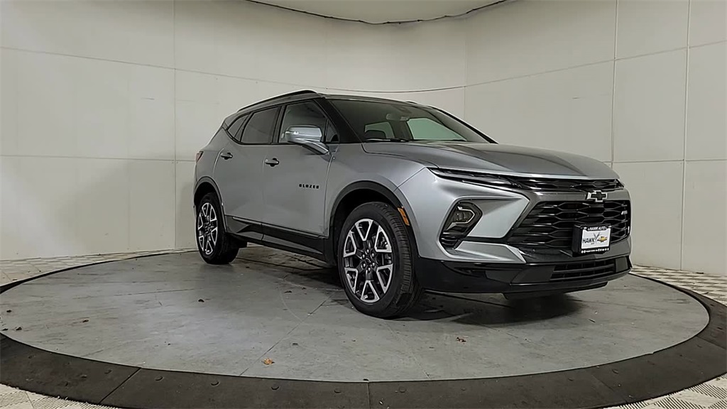 2025 CHEVROLET BLAZER - Image 2